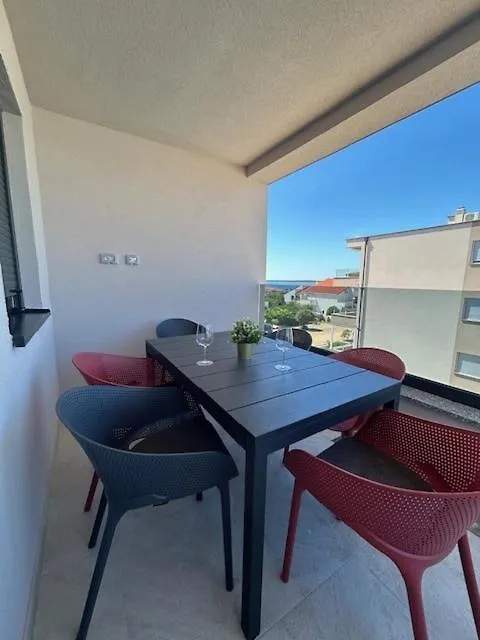 아파트 Apartman Lejana 만드레